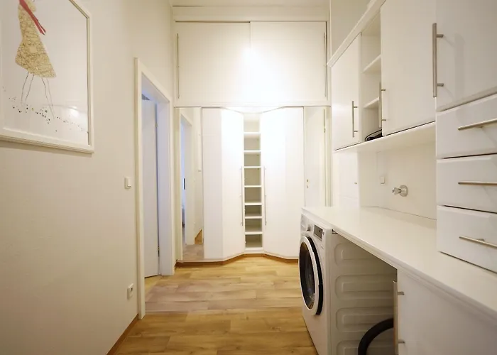Heymi Karlsplatz Apartment *